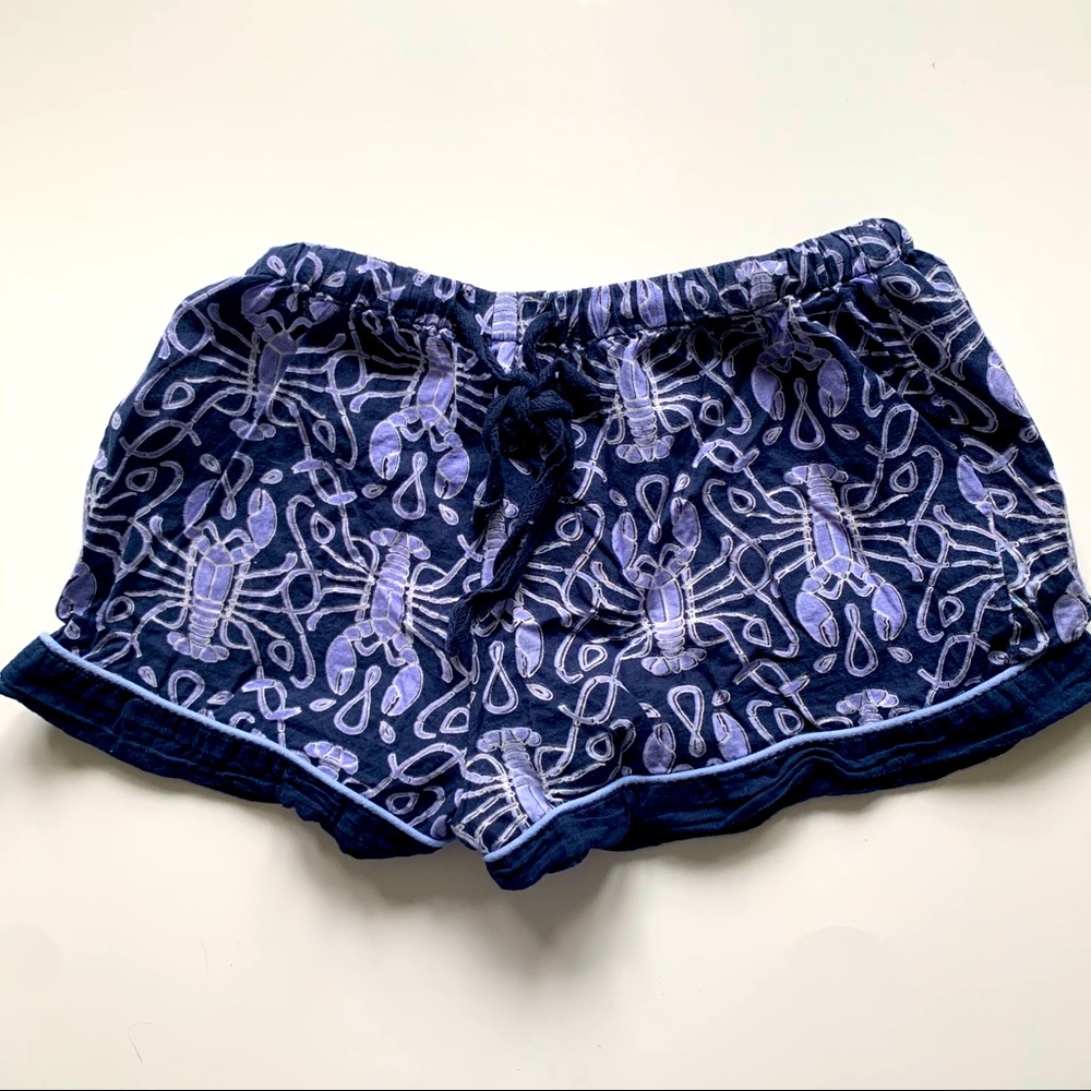 Buck head Betties shorts size L